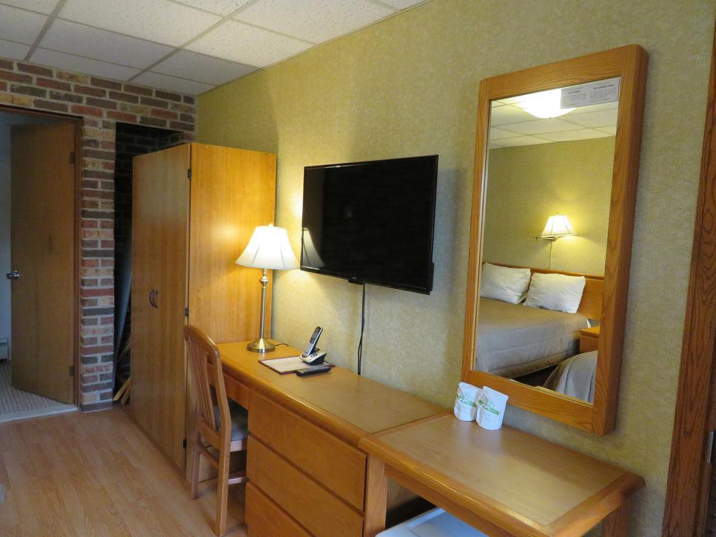 Motel & Hotel La Paysanne Sherbrooke Exterior foto