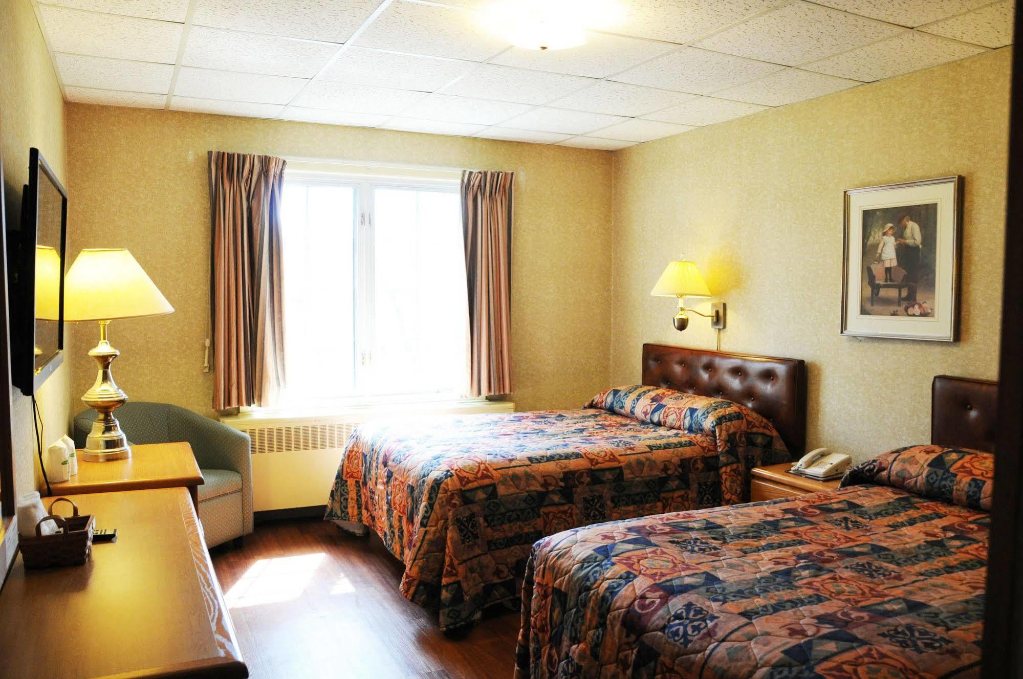 Motel & Hotel La Paysanne Sherbrooke Exterior foto